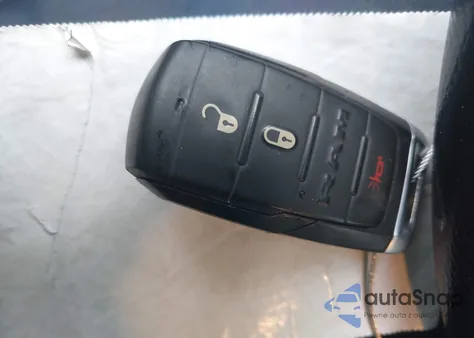 2019 Ram 1500 Tradesman 4X4 6'4 Box z USA, uszkodzony, nr VIN 1C6SRFCT4KN580096